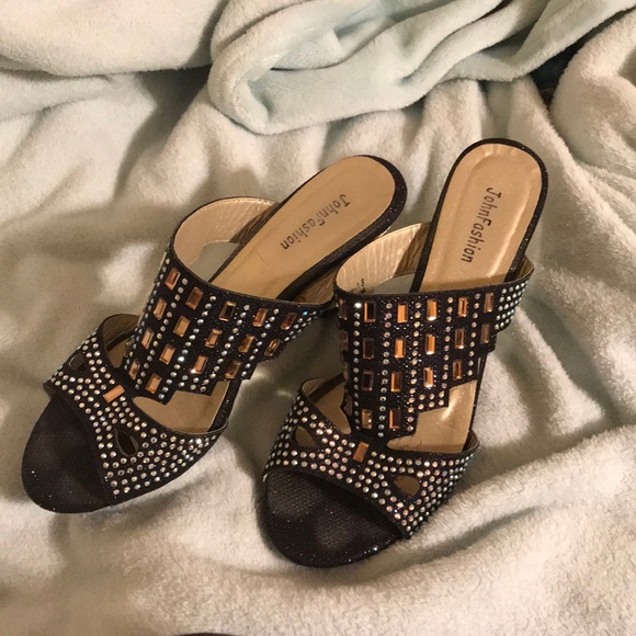 Embellished black sandals - Picture 2 of 4